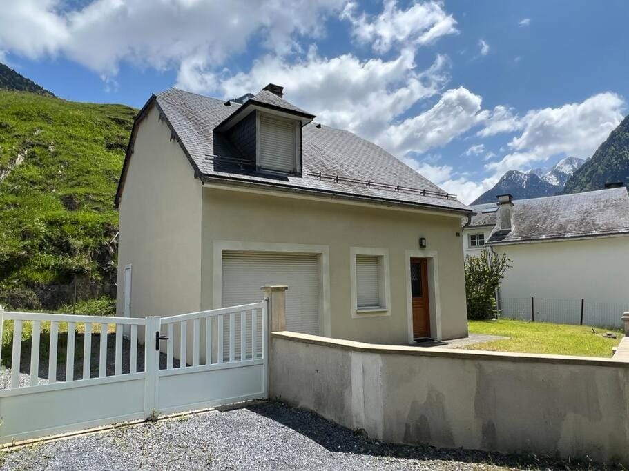La maison de FanloU House in Cauterets