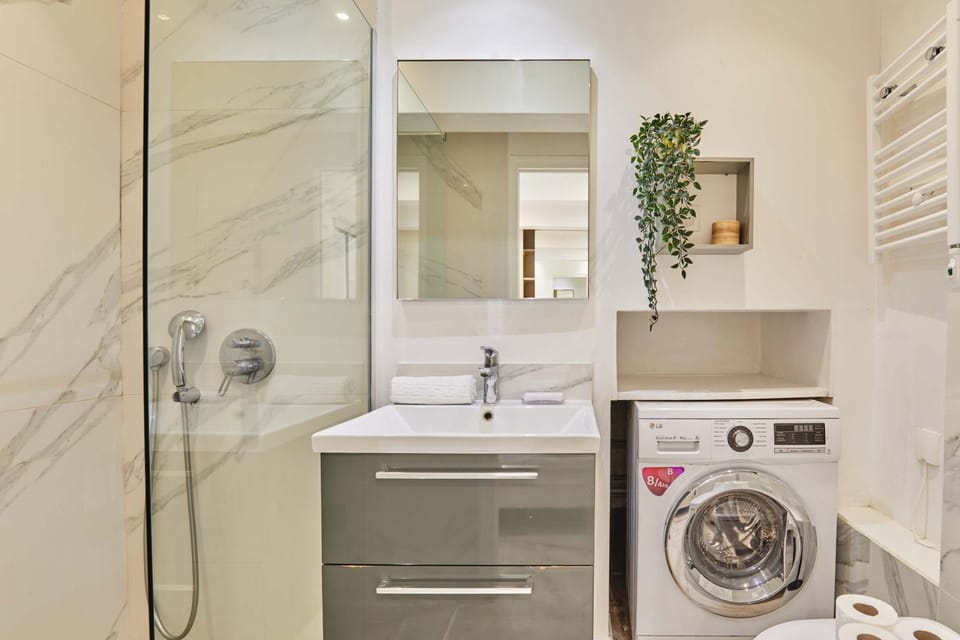 Shower, Bathroom, washing machine