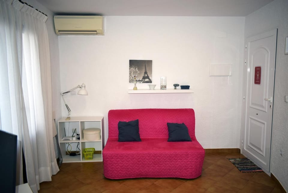 Communal lounge/ TV room, Living room