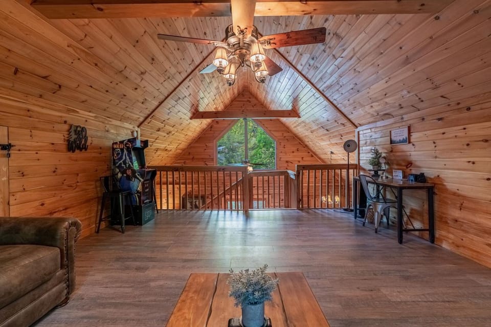 Bear Necessities cabin Cabin in Douglas Lake