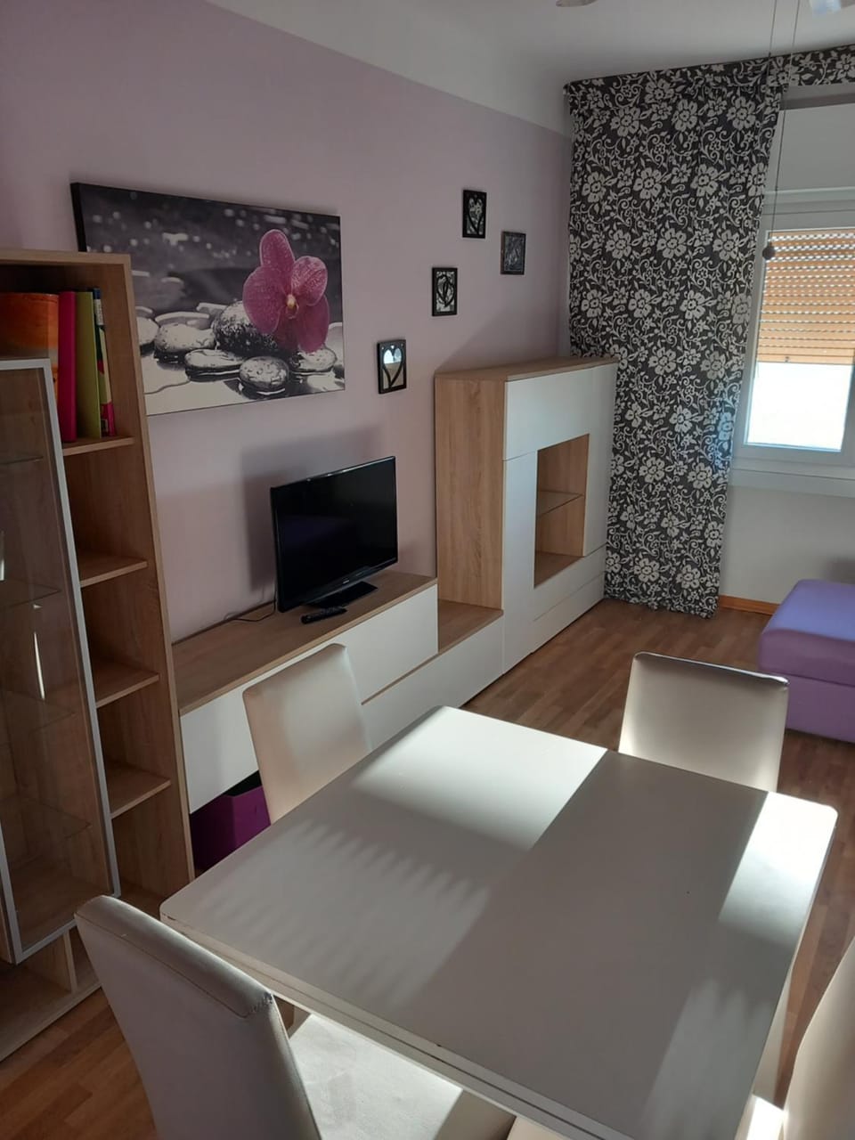 TV and multimedia, Seating area