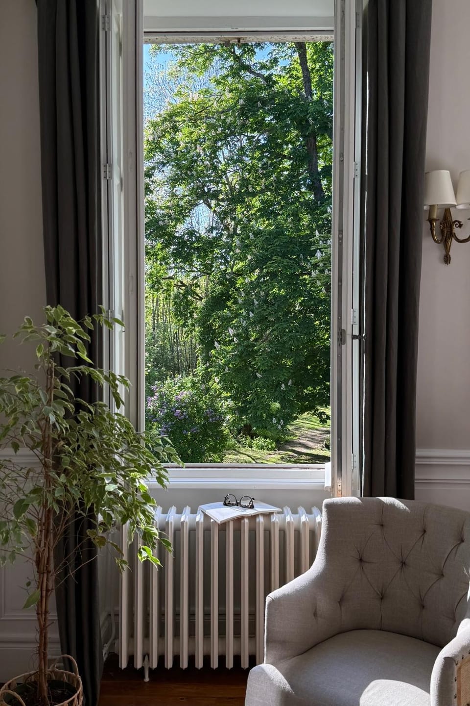 Bedroom, Garden view