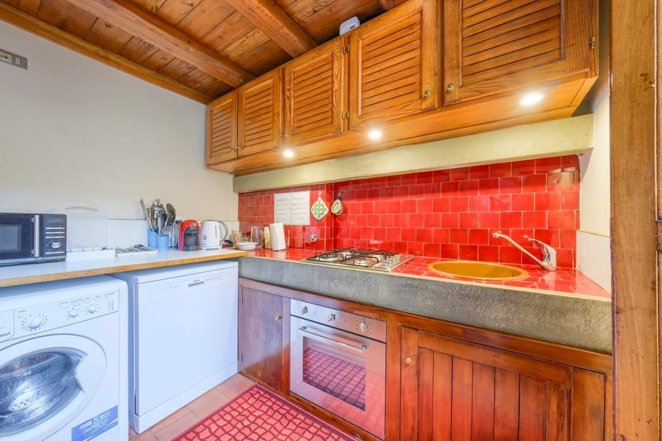 dishwasher, microwave, oven, washing machine, kitchen