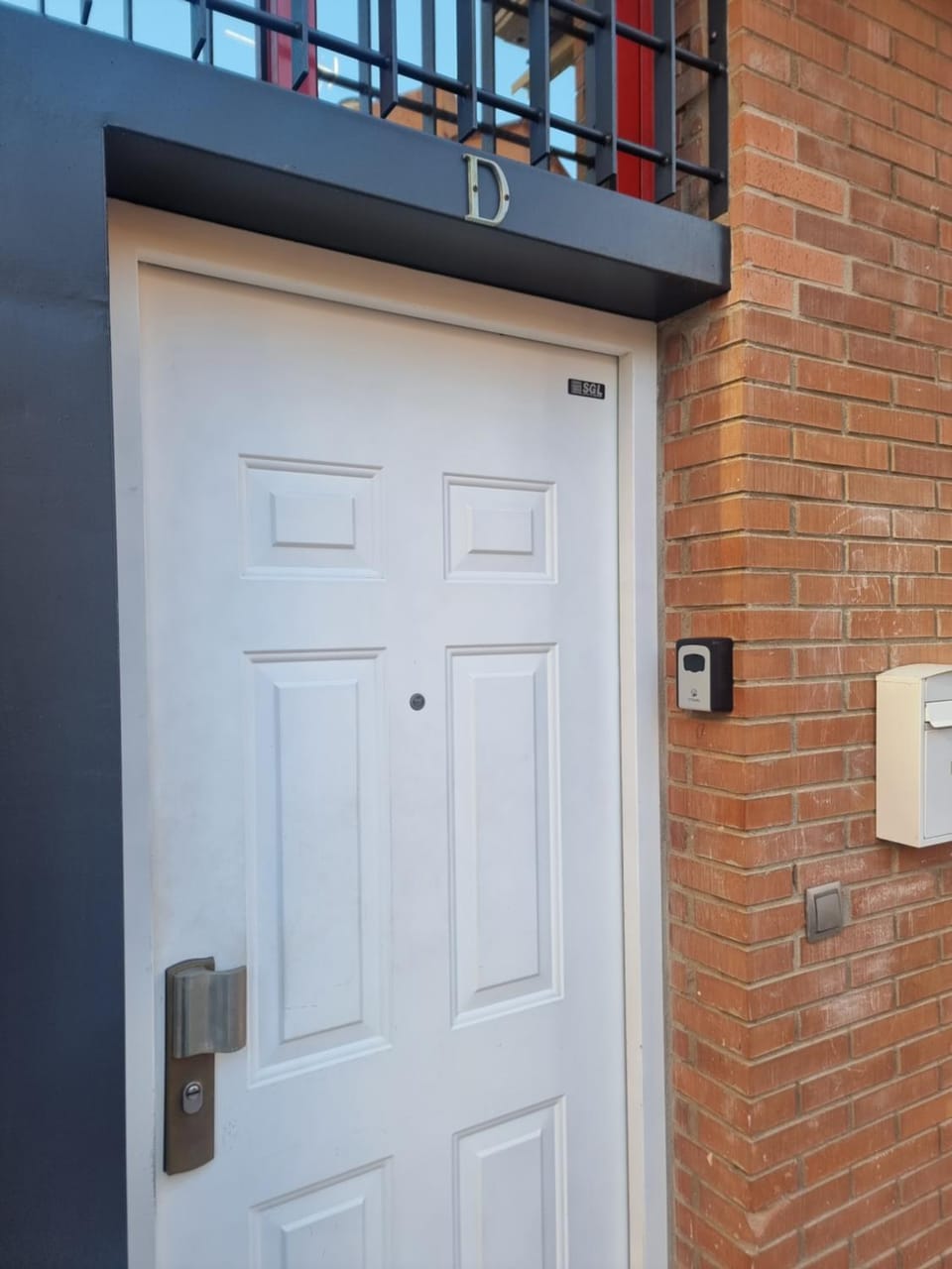 Facade/entrance, Off site