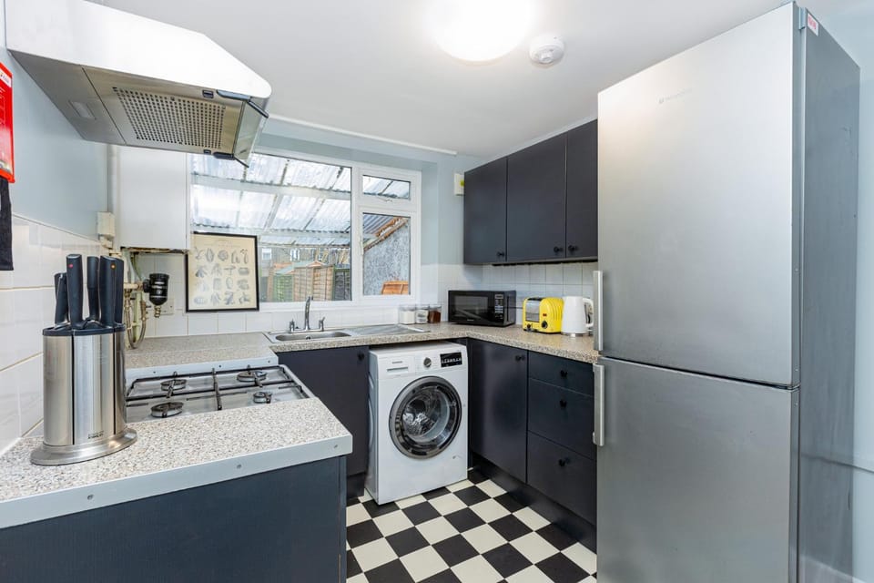 Kitchen or kitchenette, minibar, pet friendly, stove, toaster, washing machine