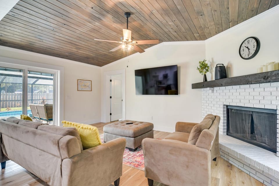 Idyllic Tampa Home w/ Private Pool: 11 Mi to Beach House in Tampa