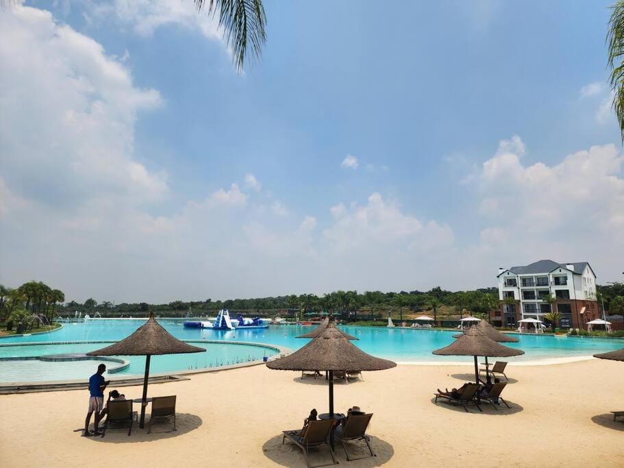 Pool view, Swimming pool
