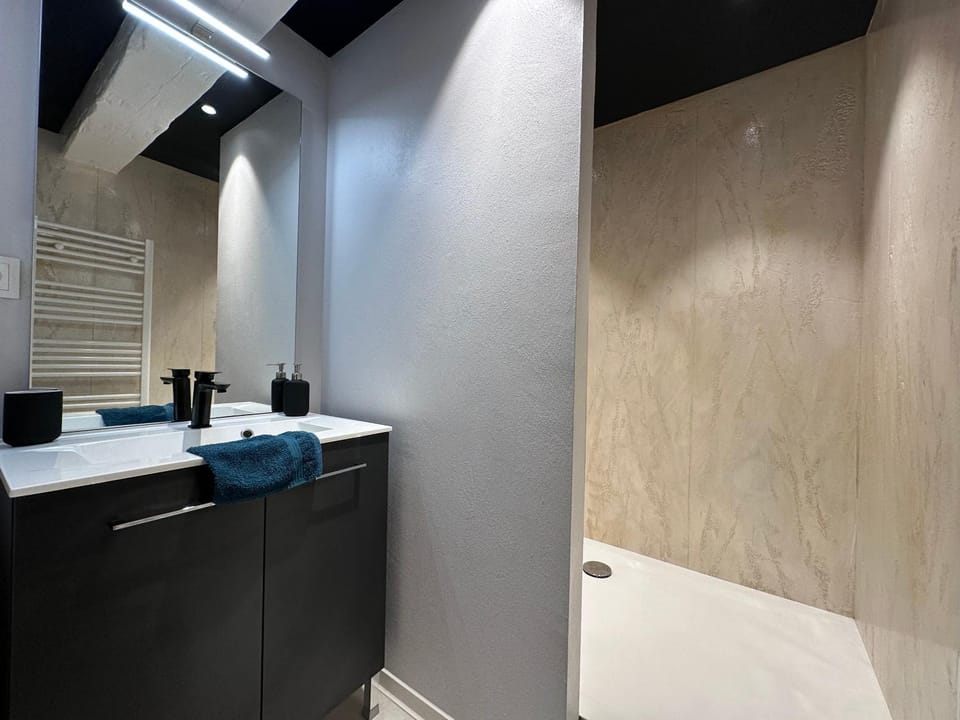 Shower, Bathroom