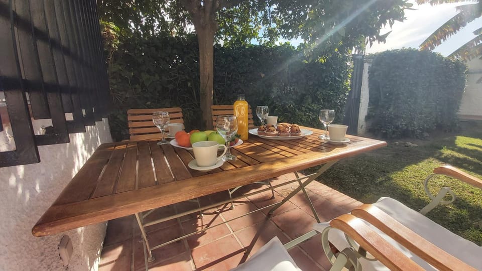 Garden, Dining area, Garden view