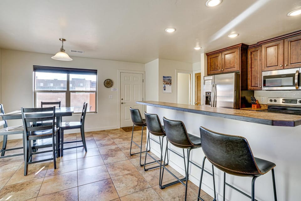 Moab Townhome w/ Patio, Near Arches National Park! House in Utah