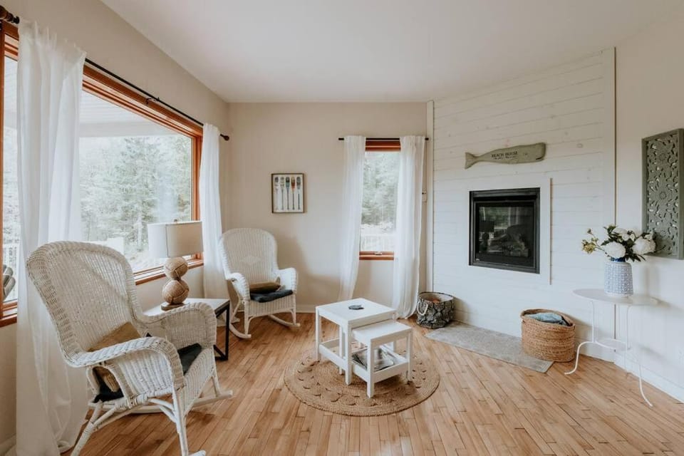 Chalet - Le Blue Hill Chalet in Ontario