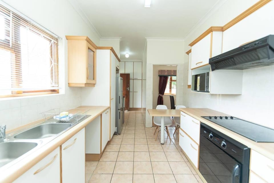 Summer living family home House in Port Elizabeth