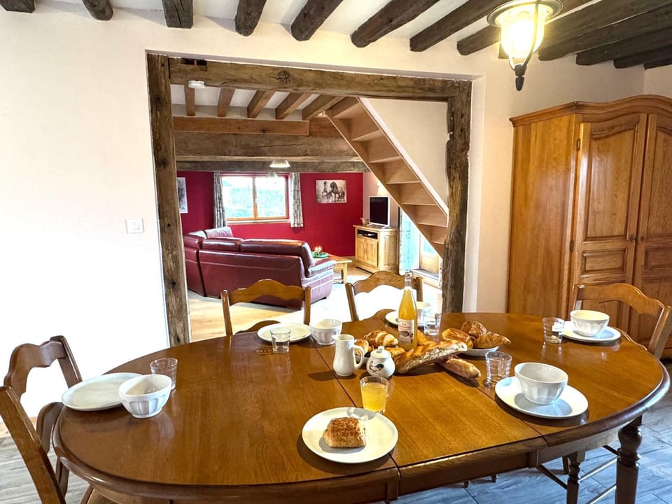 Living room, Dining area