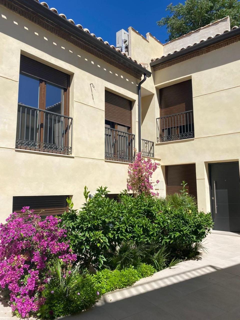 Property building, Balcony/Terrace