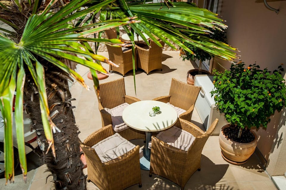 Patio, Facade/entrance, Balcony/Terrace