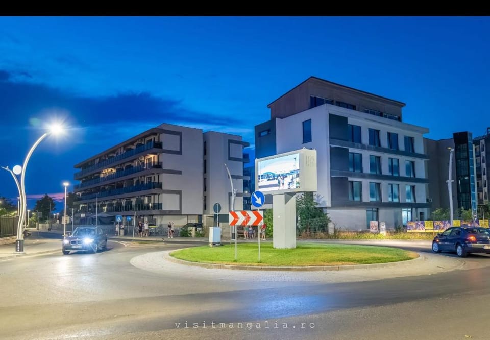Night, Neighbourhood, Street view, Location