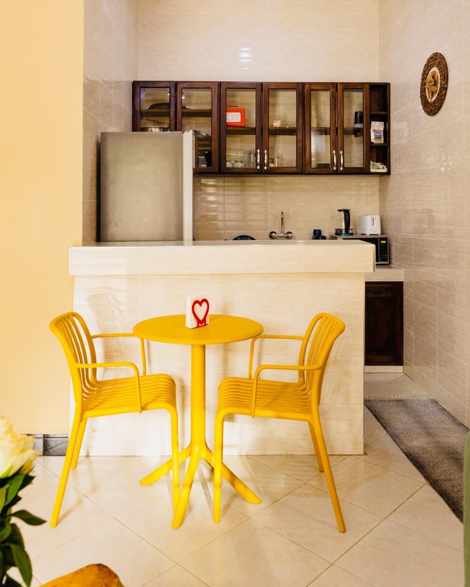 Kitchen or kitchenette, Living room, Dining area