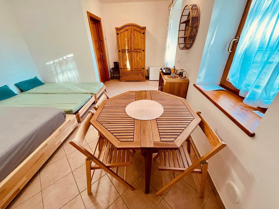 Living room, Dining area