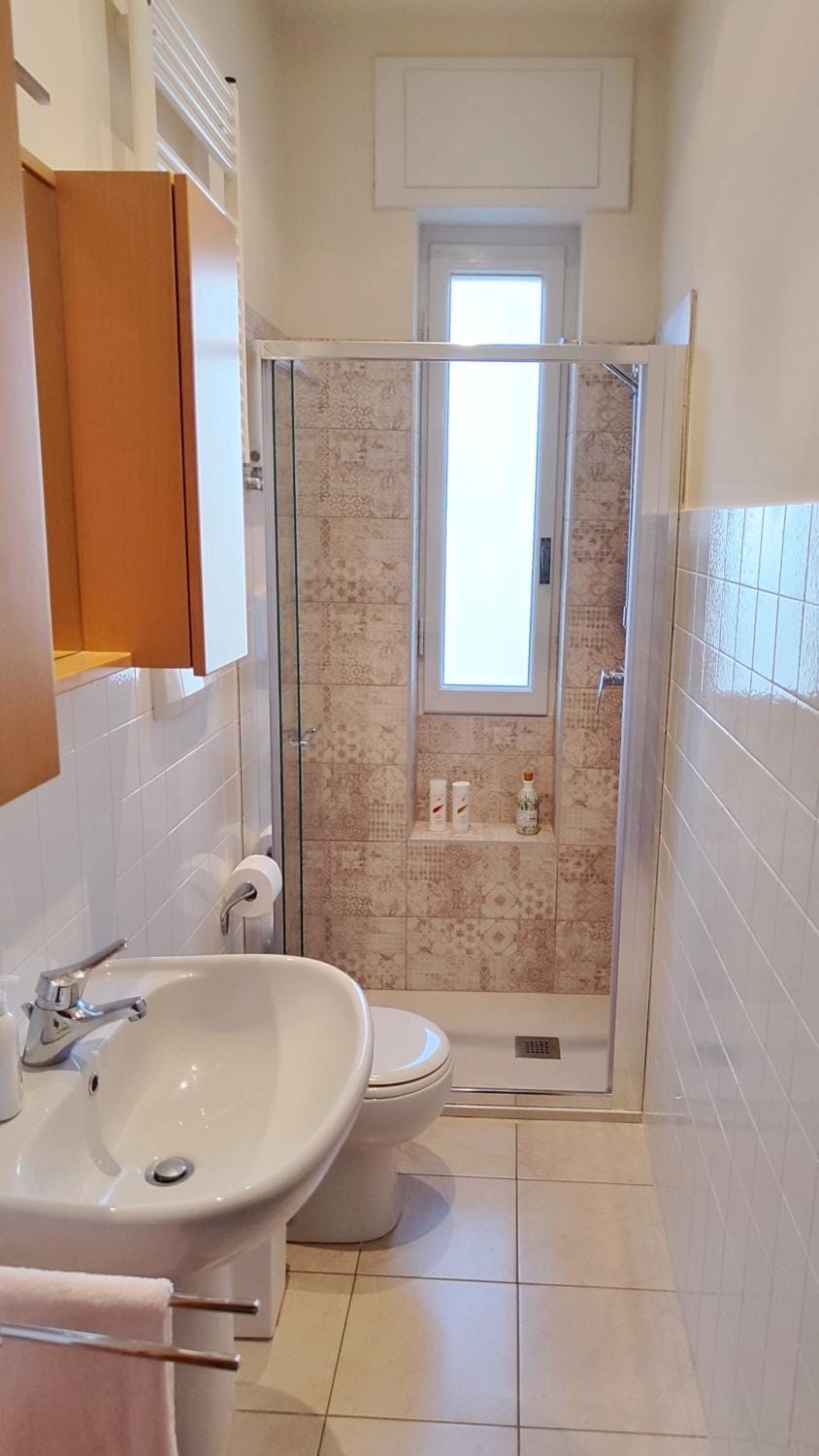 Shower, Toilet, Bathroom