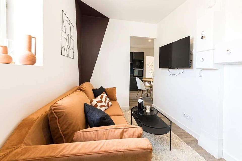 TV and multimedia, Living room, Seating area, hair dresser