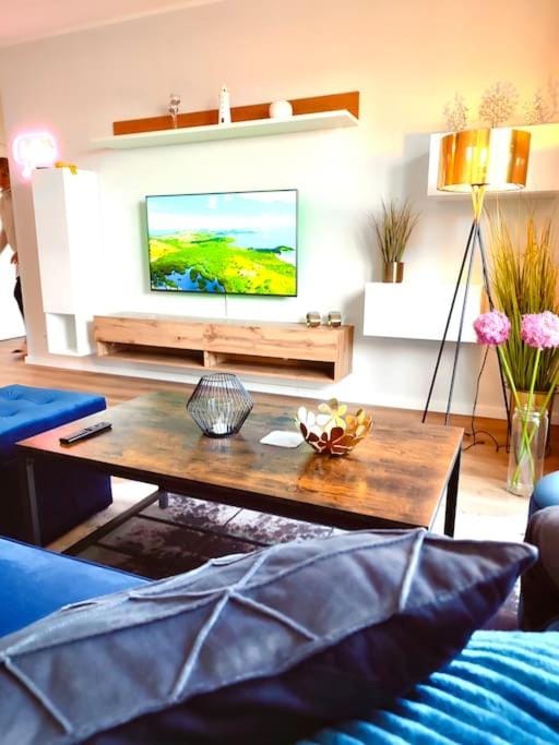 Neuwertige Wohnung in Top Lage incl. Parkplatz Apartment in Magdeburg