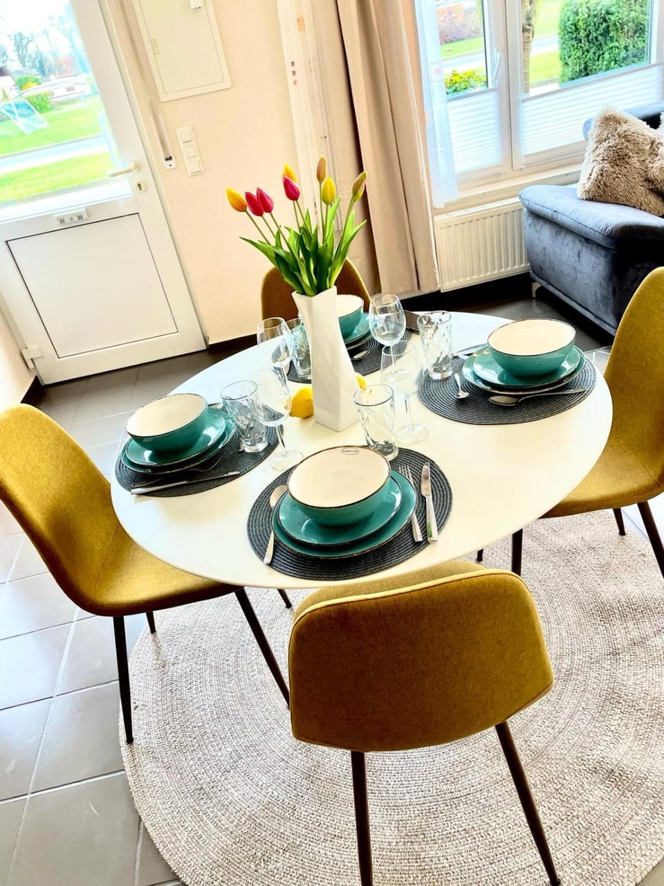 Seating area, Dining area