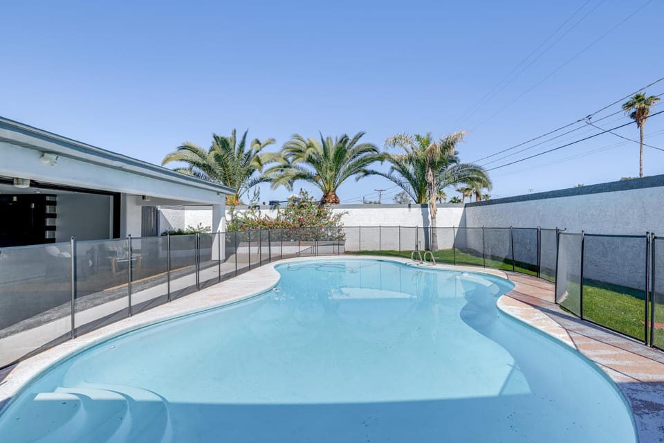2 Mi to Golf: Poolside Paradise in Scottsdale! House in Scottsdale