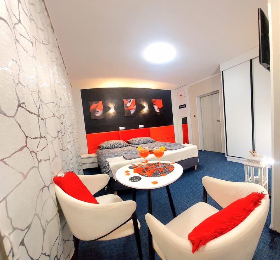 TV and multimedia, Living room, Seating area, Dining area, wardrobe