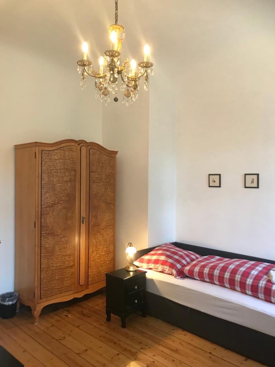 Photo of the whole room