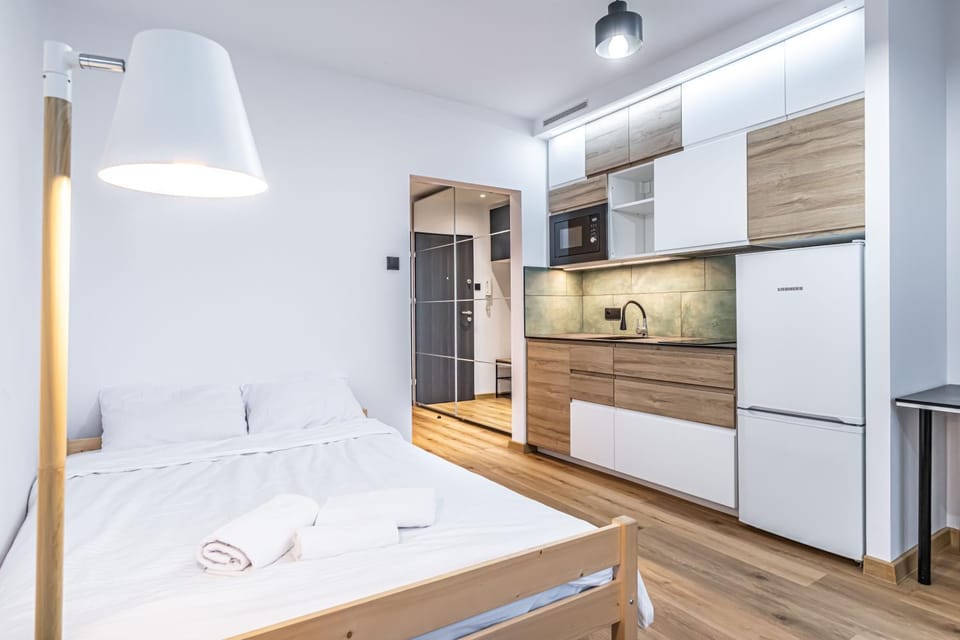 Modern Studio close to the Metro Apartment in Warsaw