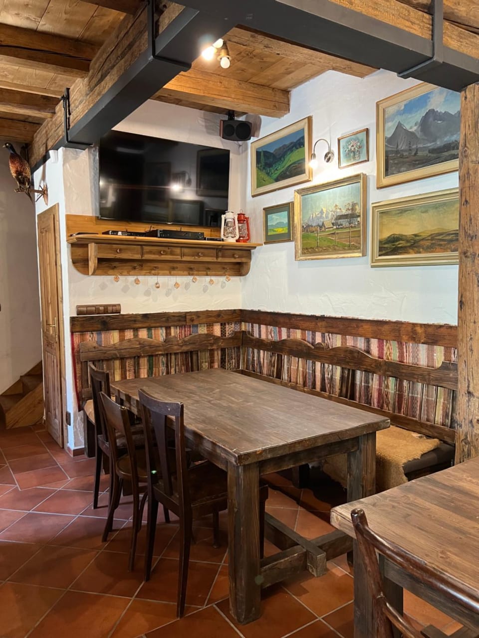 Seating area, Dining area