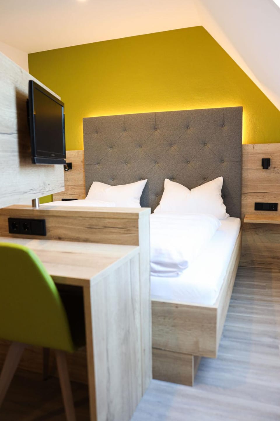 Bed, Photo of the whole room