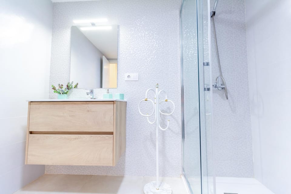 Shower, Bathroom