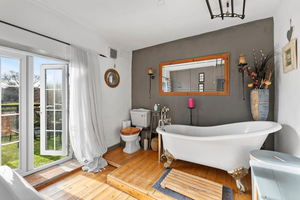 Bathroom, Balcony/Terrace