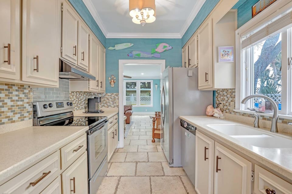 St Simons Island Townhome w/ Balcony + Ocean View! House in Saint Simons Island