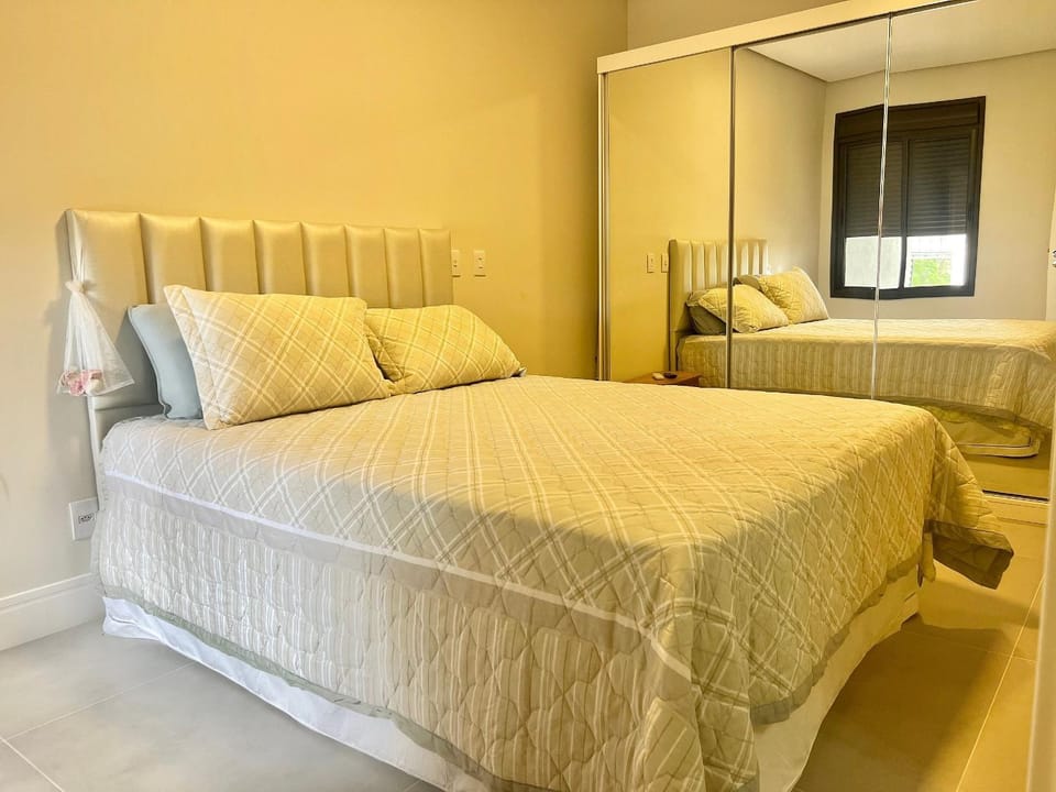 Lindo Apartamento! 100m da Praia Grande! EC01I Apartment in Florianopolis