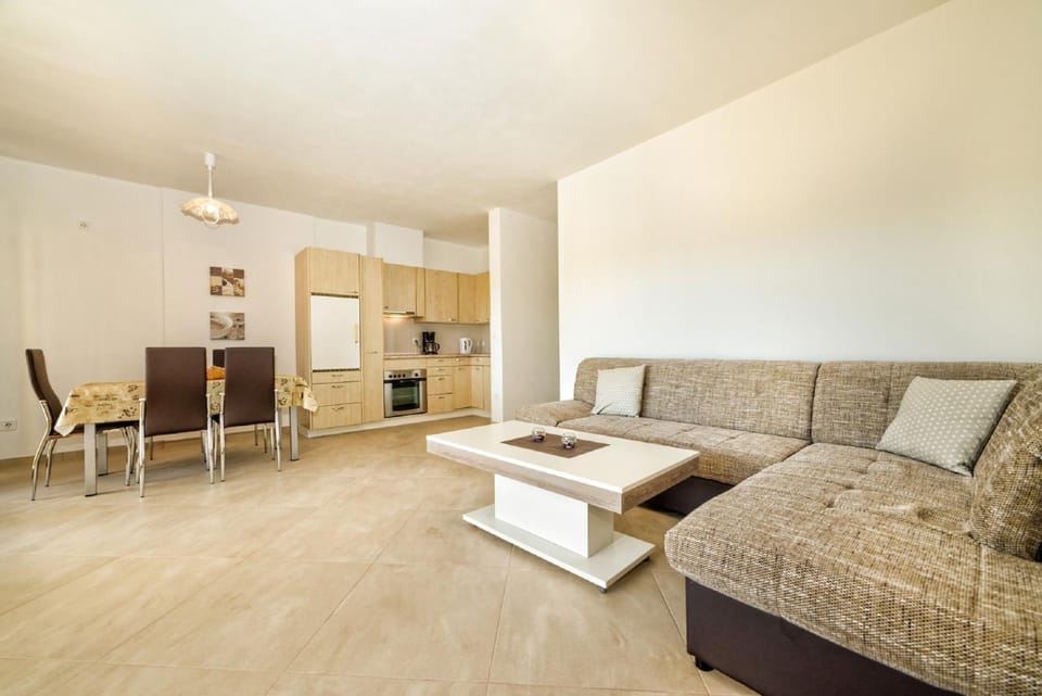 Kitchen or kitchenette, Living room, Dining area