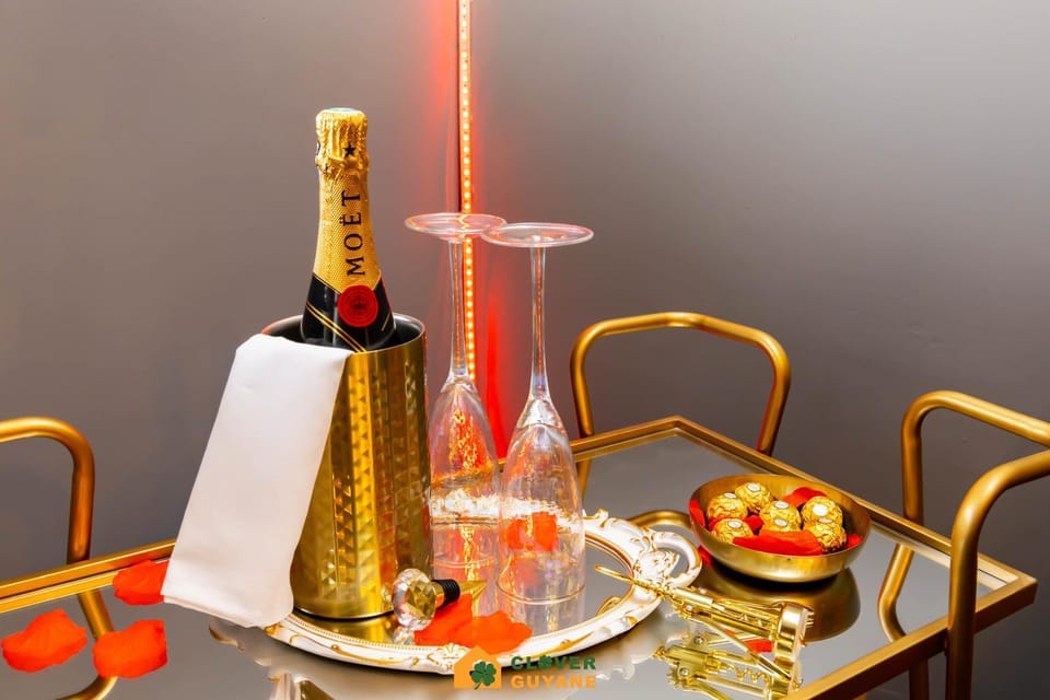 Food and drinks, Drinks, Alcoholic drinks, air conditioner
