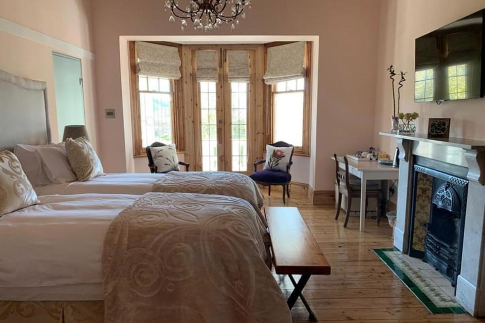 Villa Bianca B & B Bed and Breakfast in Cape Town