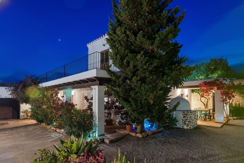 8 Guests Large Villa near Bossa Beaches & Airport Villa in Ibiza