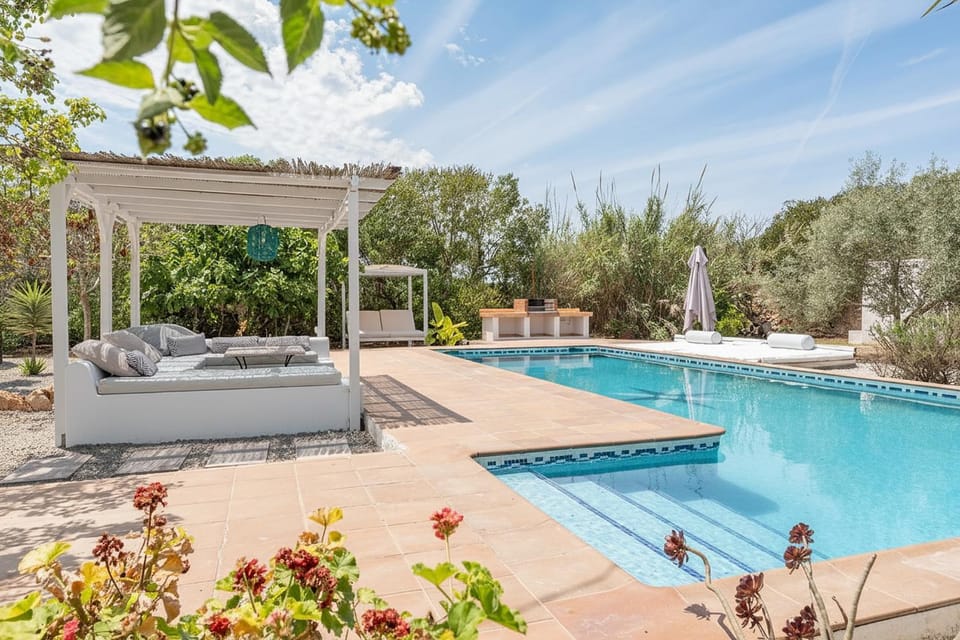 8 Guests Large Villa near Bossa Beaches & Airport Villa in Ibiza