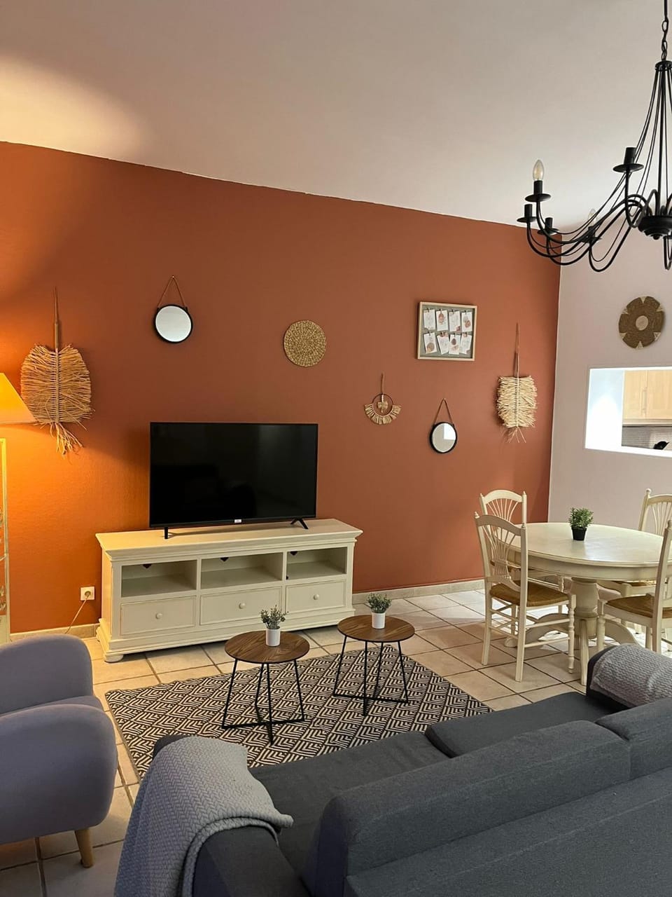 Seating area, Dining area