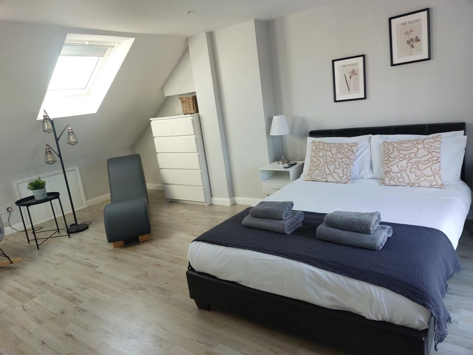 Bed, Photo of the whole room, Bedroom, towels, wardrobe