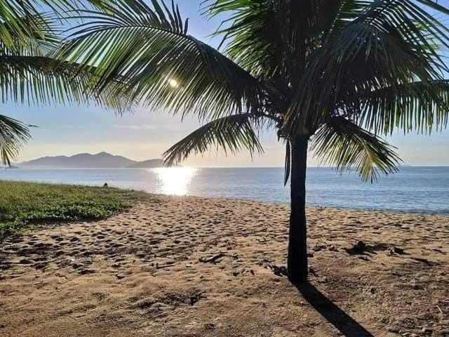 Day, Beach, Mountain view, Sea view