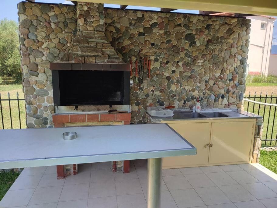 Patio, BBQ facilities