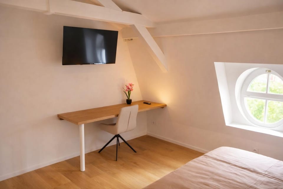 TV and multimedia, Photo of the whole room