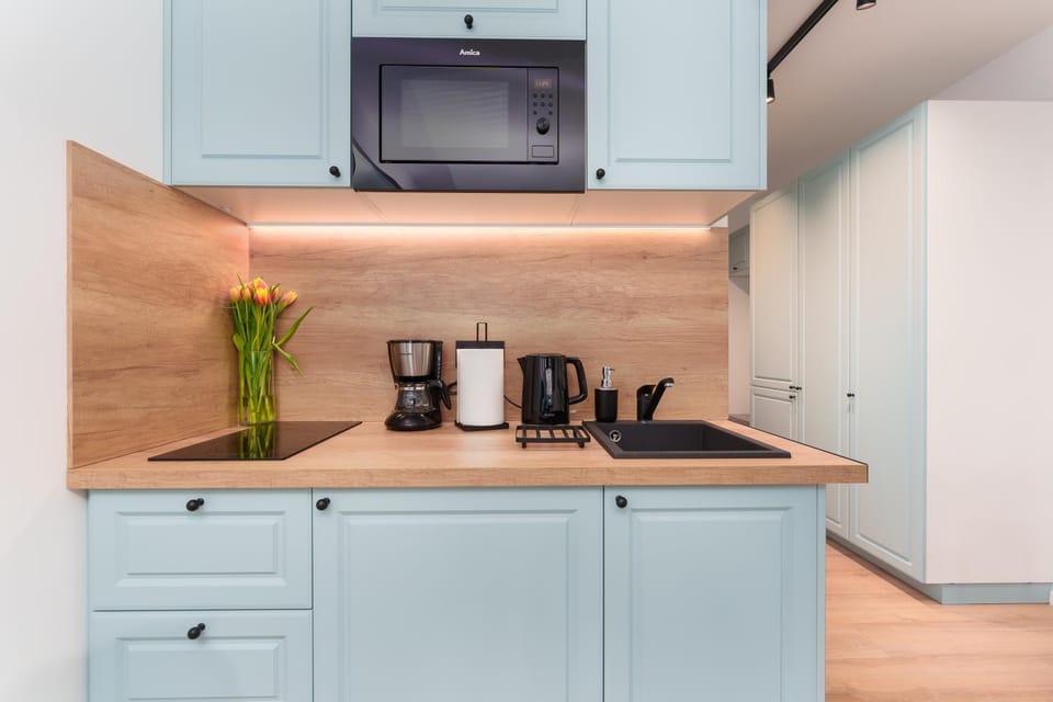Coffee/tea facilities, Kitchen or kitchenette, minibar, stove