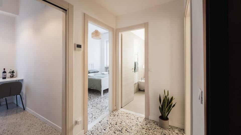 Facade/entrance, Bathroom, Bedroom, kitchen