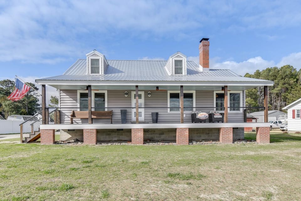 Virginia Retreat w/ Porch & Grill, Near Beaches! House in Virginia