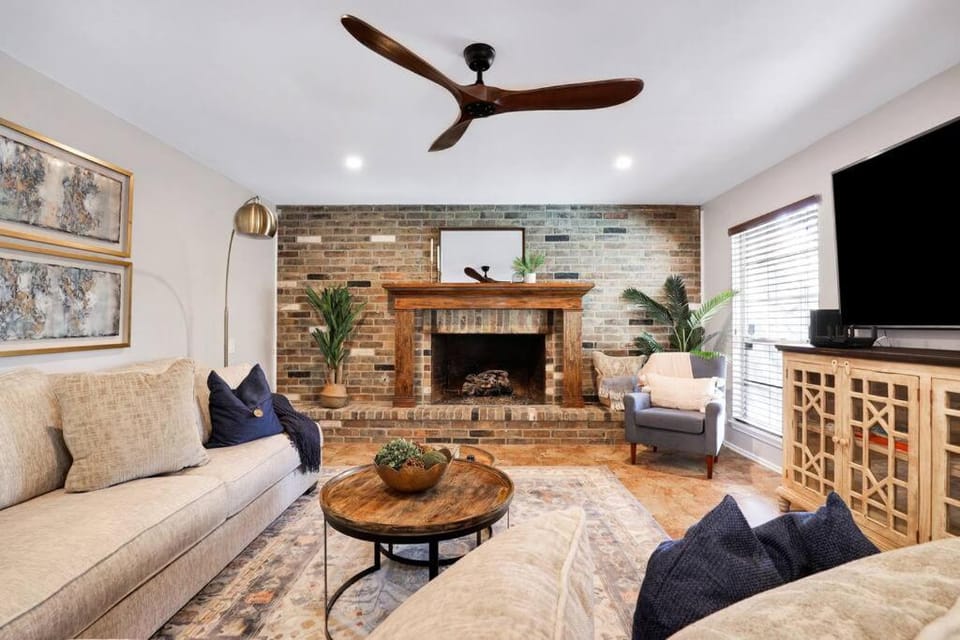 Communal lounge/ TV room, Living room